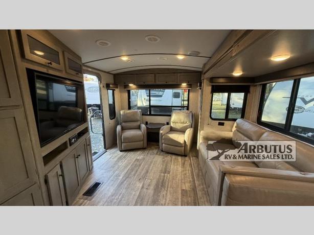 Used 2021 Keystone RV Outback 299URL image 5