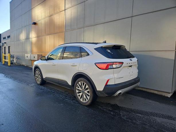 2022 Ford Escape Titanium AWD | Remote Start | Heated Seats! image 4
