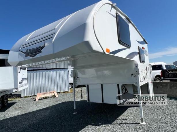 Used 2017 Lance 650 image 2