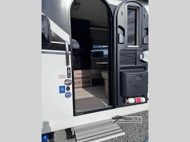 Used 2025 Grand Design Serenova 160LG image 7