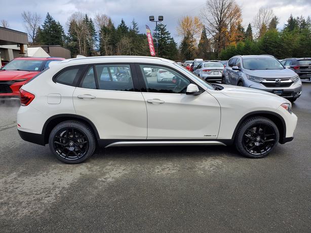 2015 BMW X1 xDrive 28i - Heated Seats, Nav image 5