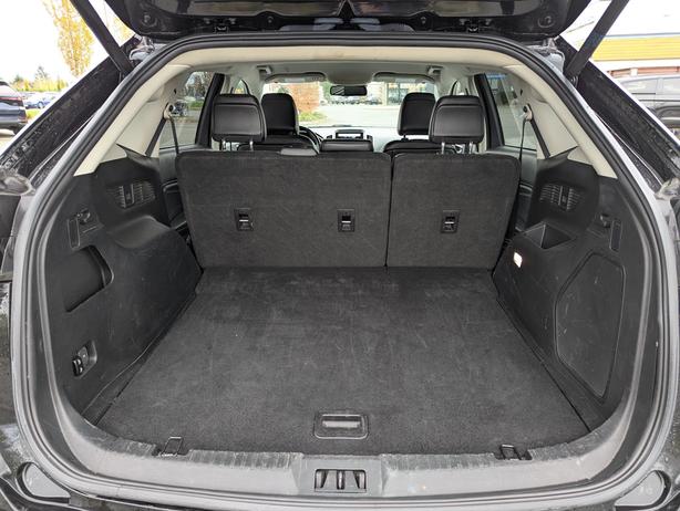 2023 Ford Edge Titanium - No Accidents, Heated Seats, AWD image 8