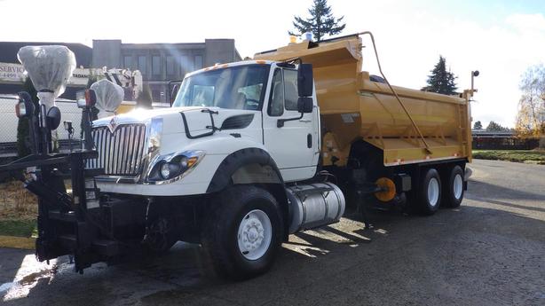 2015 International WorkStar 7600 Dump Truck With Plow/Spreader Air Brakes Diesel image 5