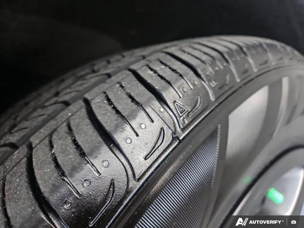 2024 Chrysler Pacifica Hybrid Premium S Appearance | No Reported Accidents | One image 7