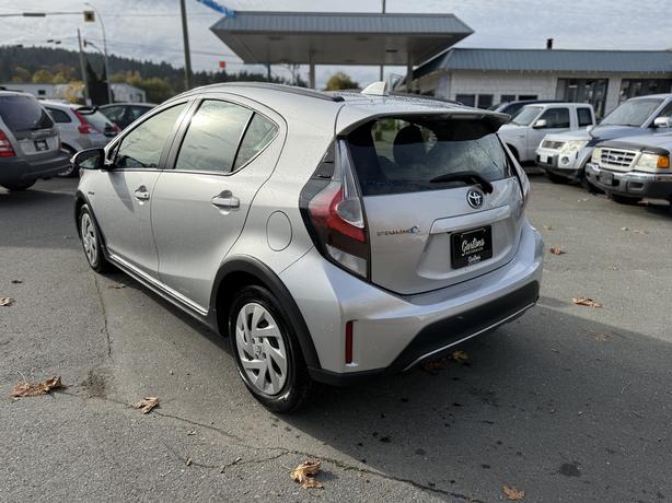 2018 Toyota Prius c image 7
