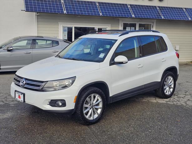 2017 Volkswagen Tiguan 4MOTION 4dr Wolfsburg Edition image 8
