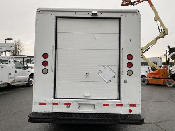 2012 Ford Econoline E450 Ford Econoline E450 16 Foot Cargo Step Van With Rear Sh image 6