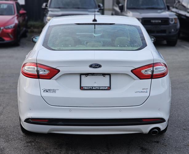 2016 Ford Fusion SE Hybrid - One Owner, Leather, Heated Seats image 6