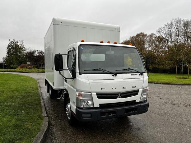 2012 Mitsubishi Fuso FE 12 Foot Cube Van 3 Seater Diesel image 2