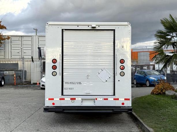 2012 Ford Econoline E450 Step Van with 16-Foot Shelving Interior image 8