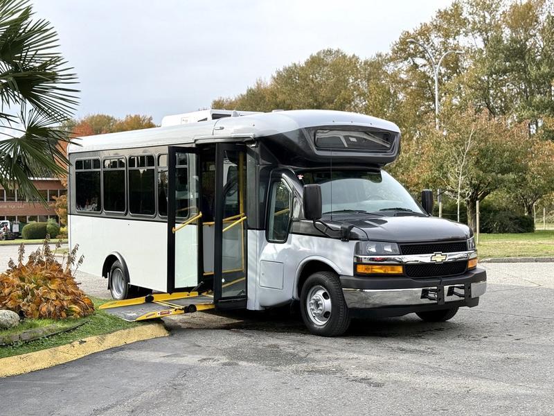 2019 Chevrolet Express 4500 22-Passenger Bus with Wheelchair Ramp display photo
