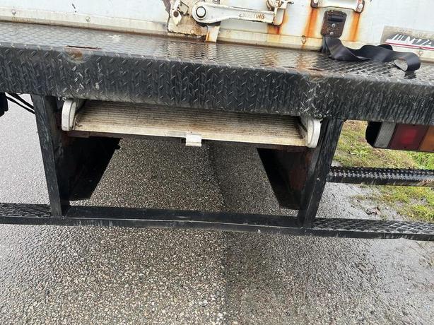 2012 Mitsubishi Fuso FE 18 Foot Cube Van Diesel image 5