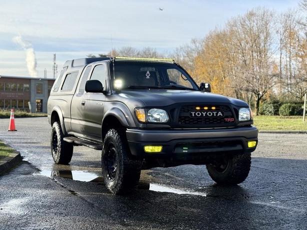 2004 Toyota Tacoma TRD Off Road 4x4 with Canopy image 2
