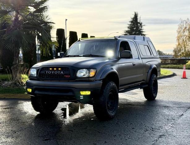 2004 Toyota Tacoma TRD Off Road 4x4 with Canopy image 4