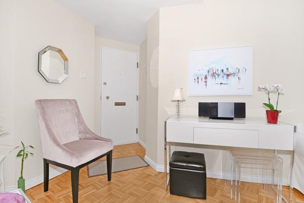 1 Bedroom Suite In The Fabulous View of Granville Island! image 4