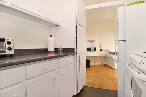 1 Bedroom Suite In The Fabulous View of Granville Island! image 8