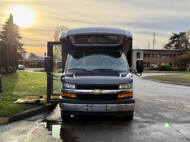 2019 Chevrolet Express 4500 22-Passenger Bus with Wheelchair Ramp image 3