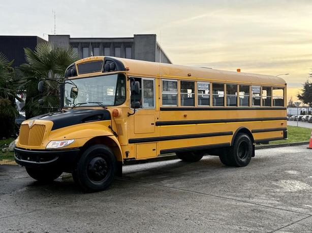 2013 International 4300 35-Passenger School Bus Diesel image 5