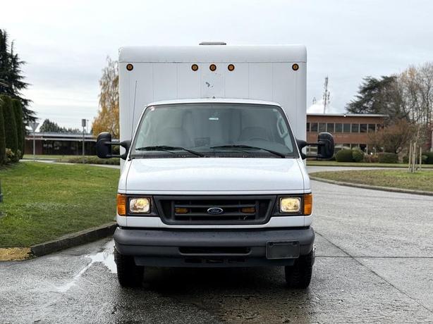 2007 Ford E-350 Super Duty Diesel 10-Foot Cube Van with Rear Work Shelves image 3