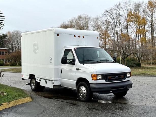 2007 Ford E-350 Super Duty Diesel 10-Foot Cube Van with Rear Work Shelves image 1
