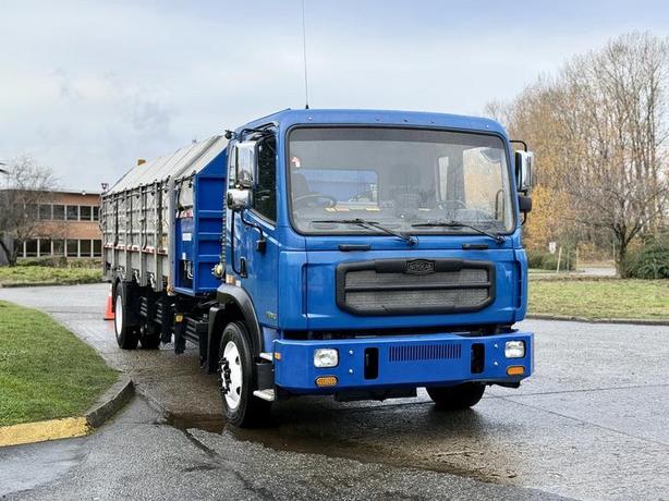 2017 Autocar Xpert Cummins Recycling Dump Truck image 2