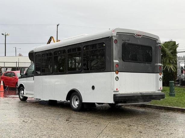 2019 Chevrolet Express 4500 22-Passenger Bus with Wheelchair Ramp image 7