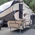Used 2019 Keystone RV Cougar Half-Ton Series 29RKSWE thumbnail image 2