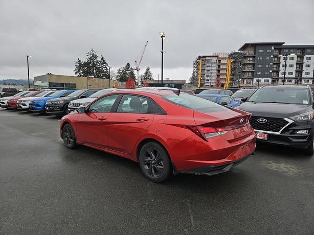 2021 Hyundai Elantra Preferred | No Reported Accidents! image 4