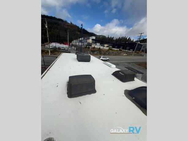 Used 2018 Winnebago Spirit 22M image 7