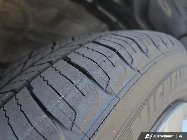 2022 Toyota Corolla L Manual | No Reported Accidents! image 7