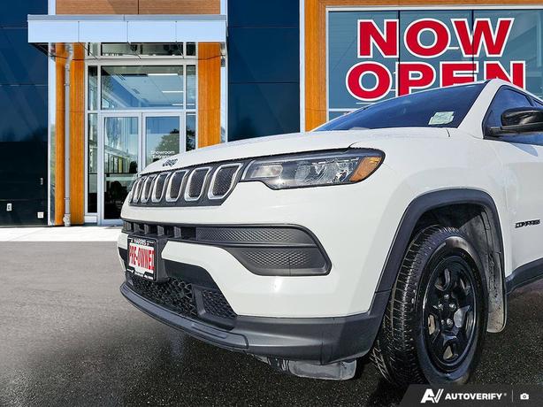 2022 Jeep Compass Sport | No Reported Accidents! image 8