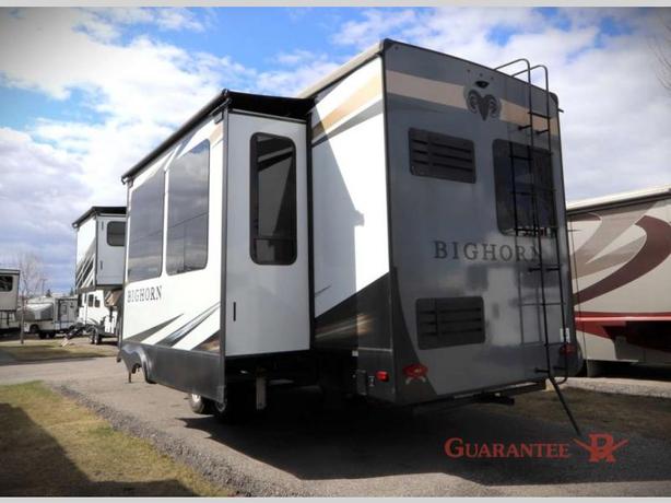 Used 2021 Heartland Bighorn 3120RK image 4