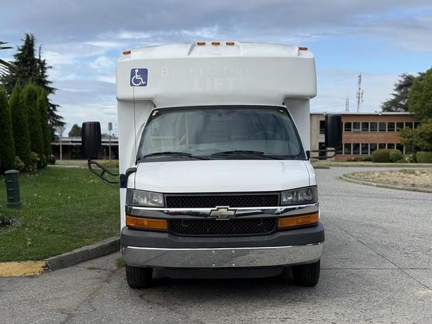 2015 Chevrolet Express G4500 11 Passenger Wheelchair Accessible Shuttle Bus image 3