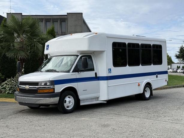 2015 Chevrolet Express G4500 11 Passenger Wheelchair Accessible Shuttle Bus image 5