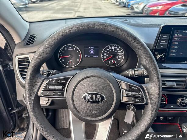 2021 Kia Seltos LX ! BACKUP CAMERA! FORWARD COLLISION! NO ACCIDENT! APPLE CARPLA image 6