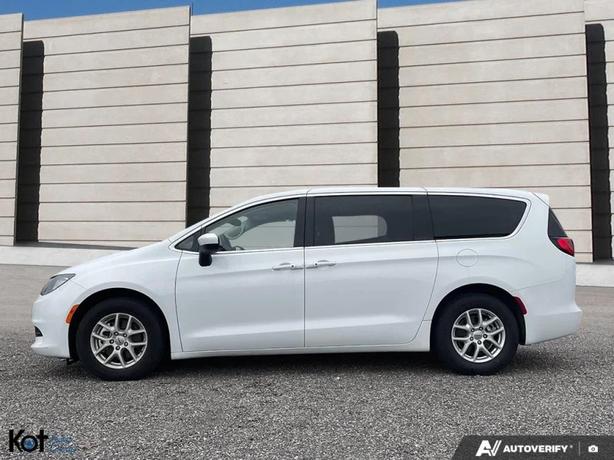 2023 CHRYSLER GRAND CARAVAN image 3