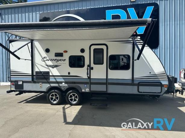 Used 2017 Forest River RV Surveyor 201RBS image 2