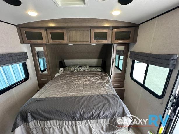 Used 2017 Forest River RV Surveyor 201RBS image 6