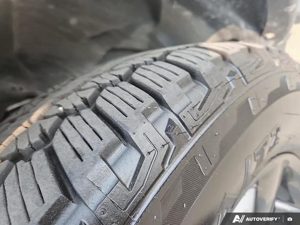 2023 RAM 1500 Classic Express 4x4 Crew Cab 5'7 Box | No Reported Accidents | Low image 7