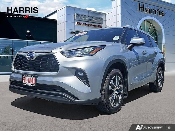 2022 Toyota Highlander Hybrid XLE AWD | Adaptive Cruise Control! image 1