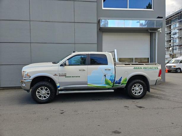 2018 RAM 3500 Laramie 4x4 Crew Cab 6'4 Box | No Reported Accidents! image 3