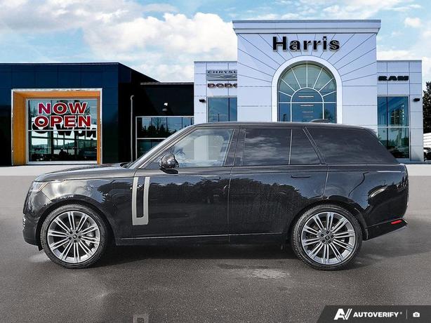 2023 Land Rover Range Rover SE | Premium Leather | Panoramic Sunroof! image 3