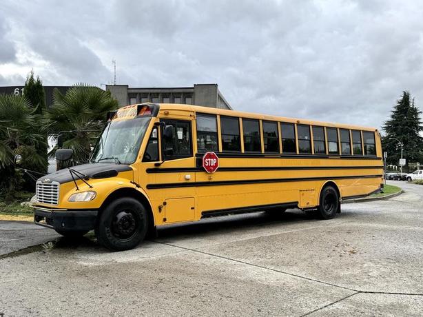 2014 Freightliner B2 39-Passenger Thomas School Bus with Cummins Diesel and Whee image 5