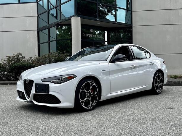2023 Alfa Romeo Giulia Q4 AWD with Red Leather  Heated Seats image 4