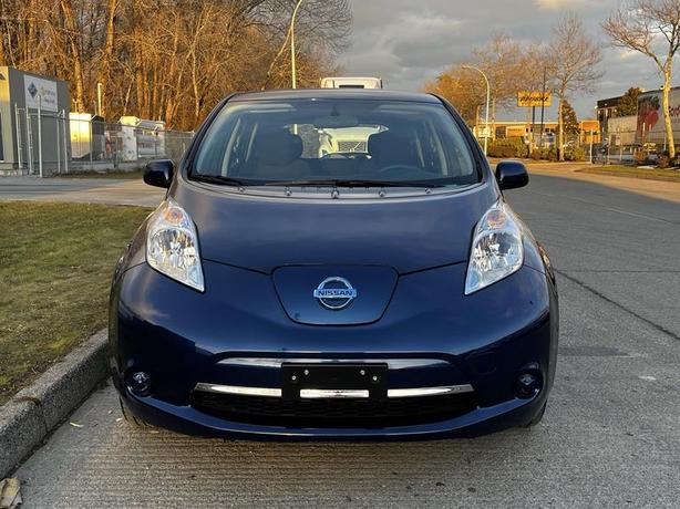 2016 Nissan LEAF S Electric image 2
