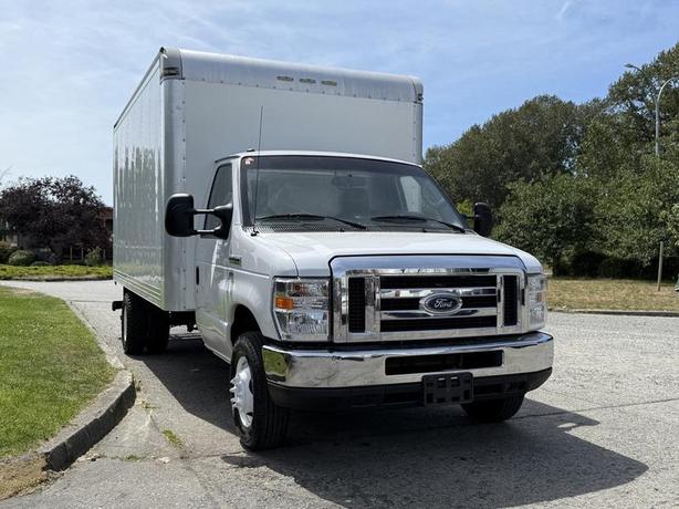 2018 Ford E-450 XL Super Duty 16 Foot Cube Van image 2