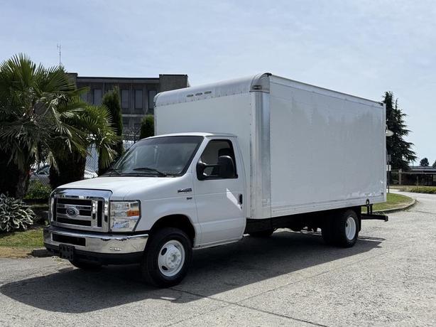 2018 Ford E-450 XL Super Duty 16 Foot Cube Van image 5