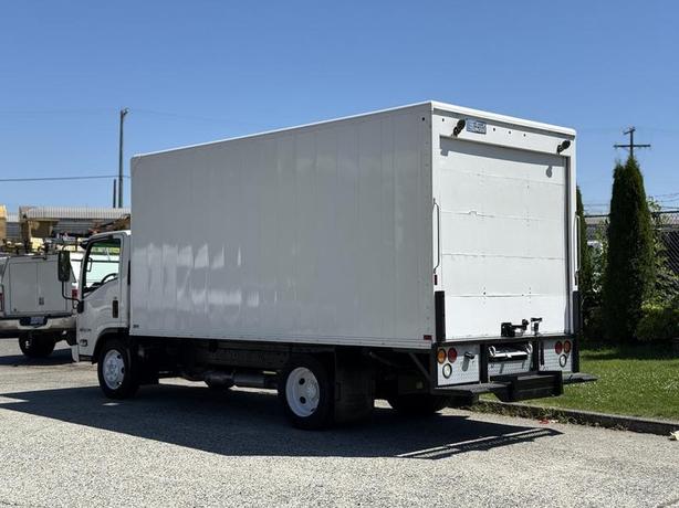 2012 Isuzu NPR HD 16 Foot Cube Van With Ramp image 7