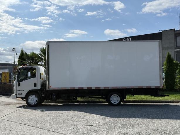 2019 Isuzu NQR 20-Foot Cube Van Box Truck Diesel image 6