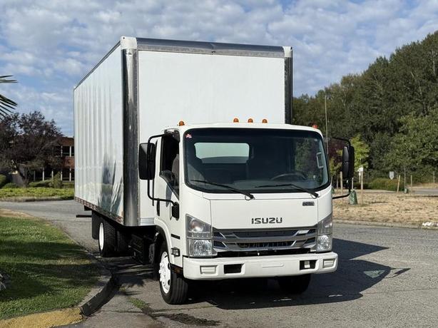 2019 Isuzu NQR 20-Foot Cube Van Box Truck Diesel image 2
